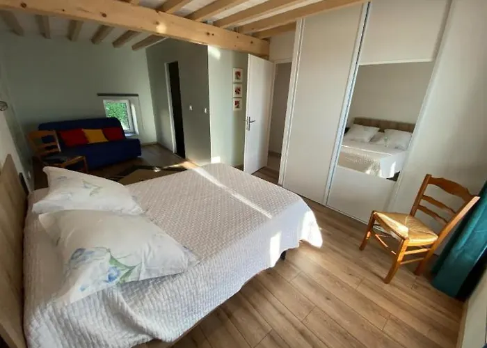 Maison Neuve Tout Confort, Deux Chambres